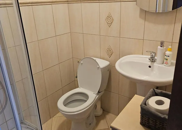 Dom Dla 10 Osob Nowecin