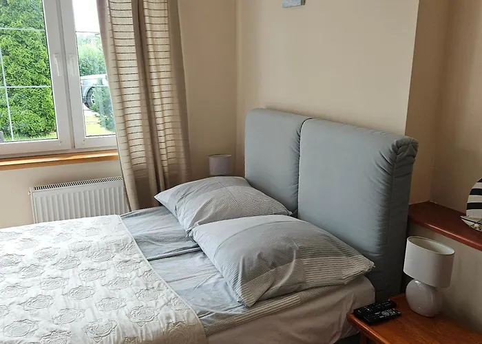 Dom Dla 10 Osob Nowecin